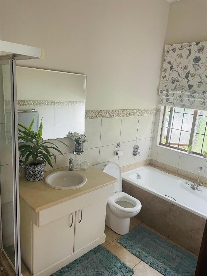 Porterfield Guest House, Champagne Valley Extérieur photo